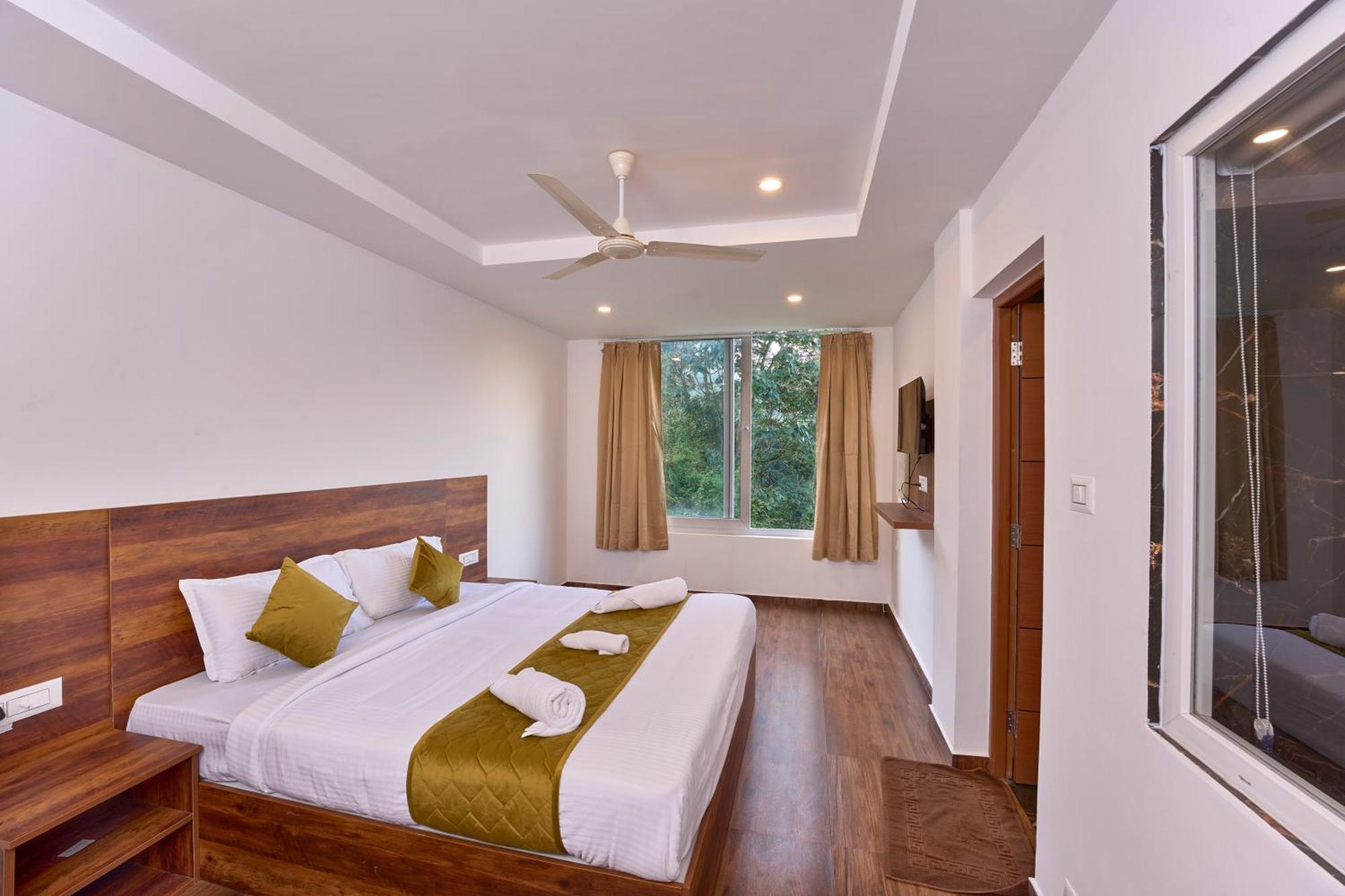 Velvet Revive Munnar Hotel Bagian luar foto